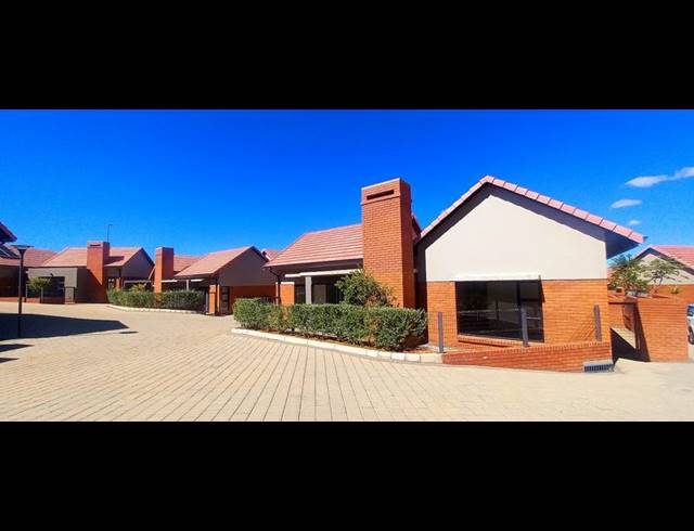 2 BEDROOM TOWNHOUSE FOR SALE IN WILD OLIVE ESTATE